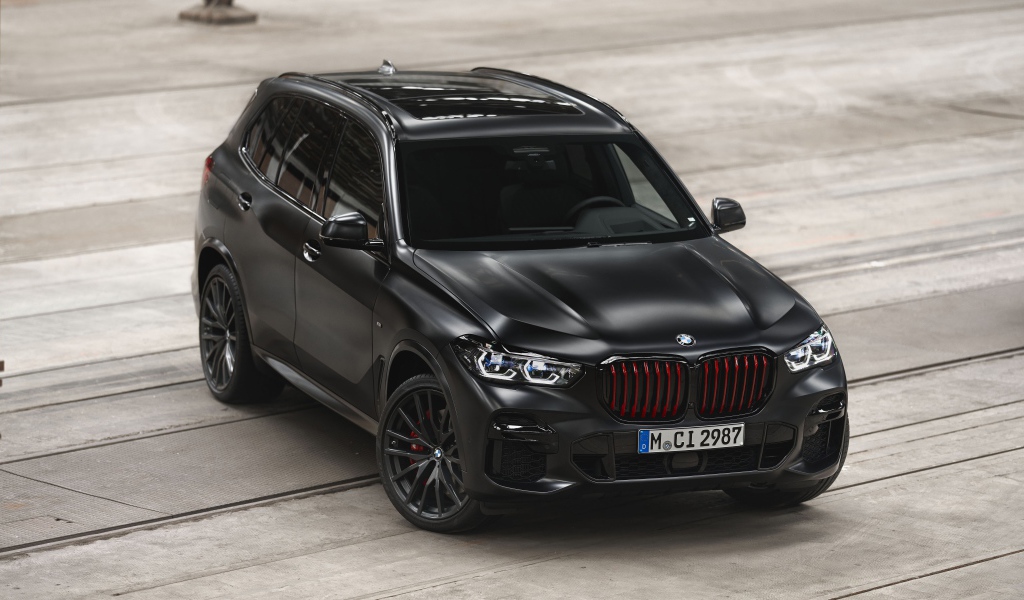 Автомобиль BMW X5 M50i, 2021 года