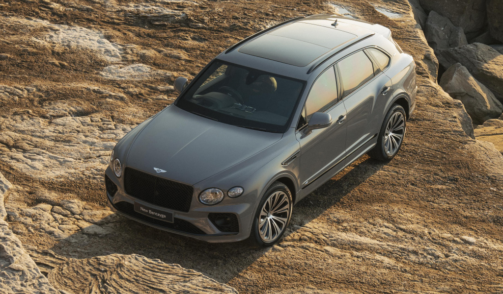 Внедорожник Bentley Bentayga V8 First Edition 2021 года вид сверху