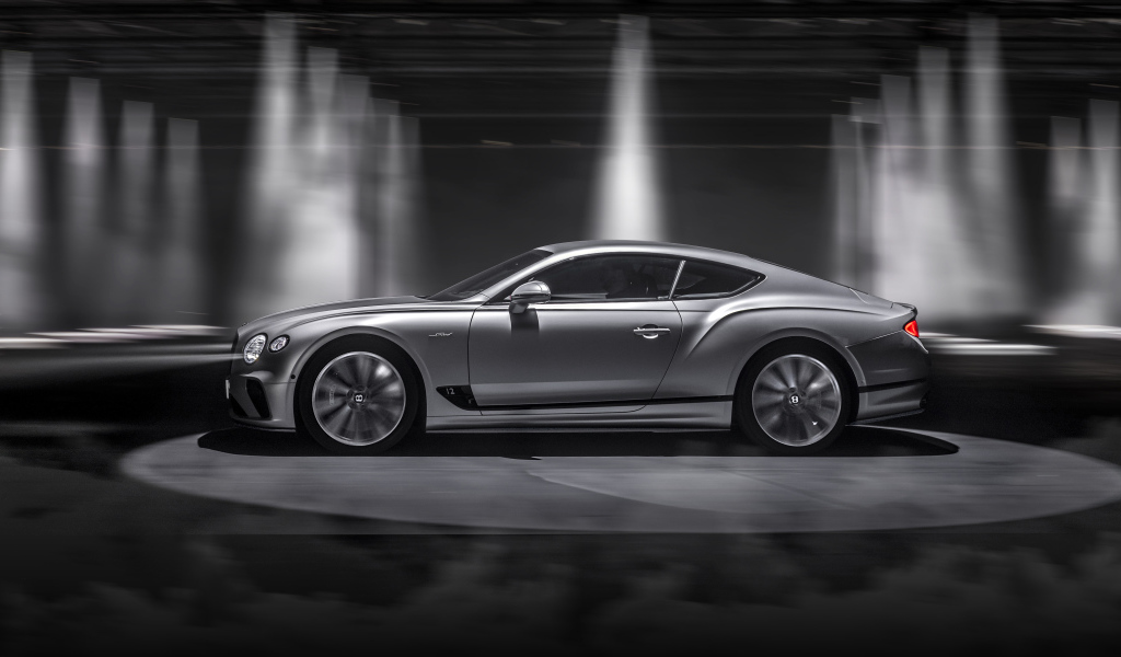 Автомобиль Bentley Continental GT Speed 2021 года вид сбоку