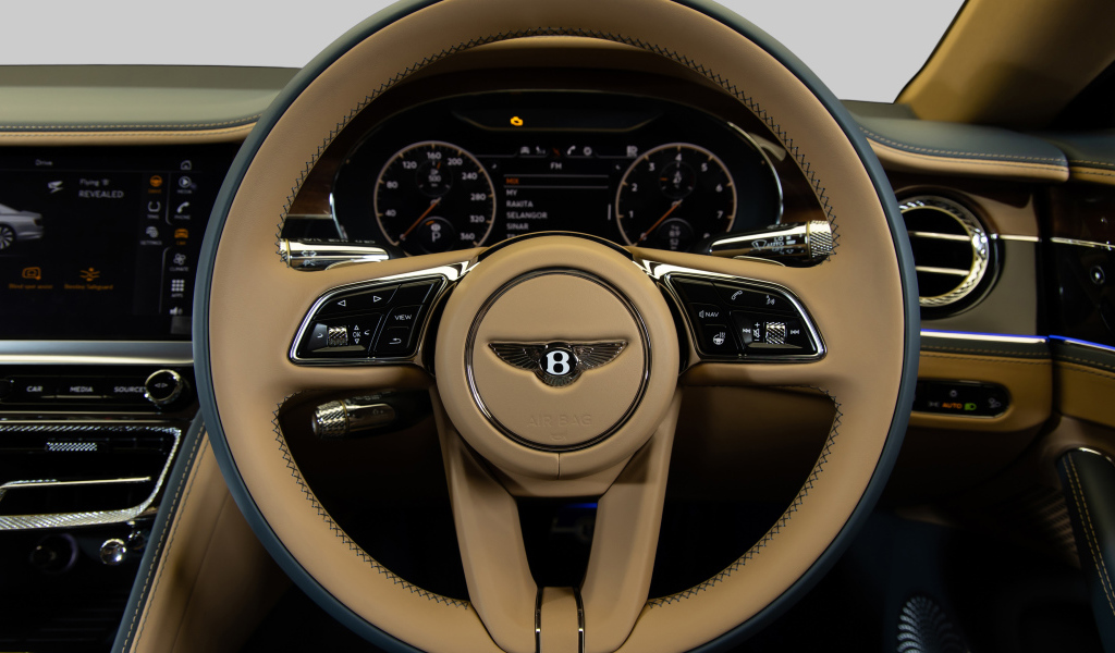 Кожаный руль автомобиля Bentley Flying Spur V8 First Edition 2021 года