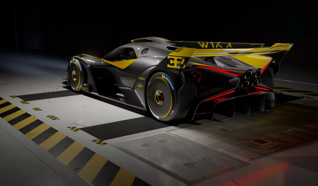 Автомобиль Bugatti Bolide 2022 года вид сзади