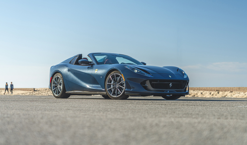 Спортивный автомобиль  Ferrari 812 GTS, 2021 года