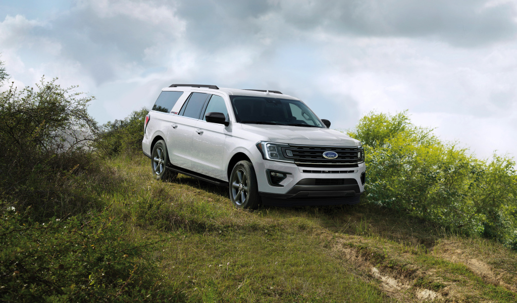 Белый внедорожник  Ford Expedition XL STX, 2021 года