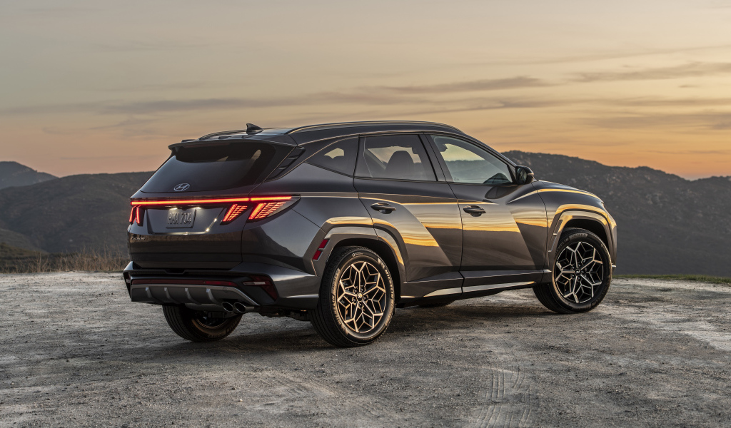 Внедорожник Hyundai Tucson N Line, 2022 года вид сзади