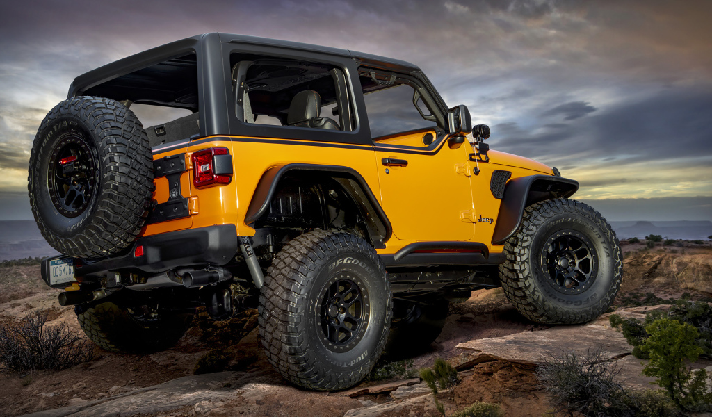 Внедорожник Jeep Orange Peelz 2021 года вид сзади