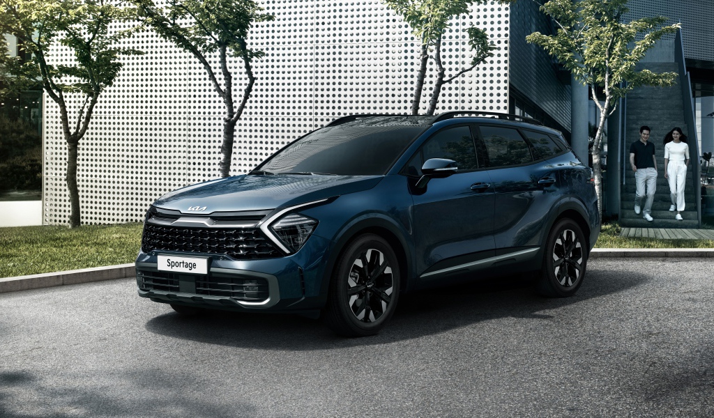 Черный кроссовер Kia Sportage X-Line 2021 года