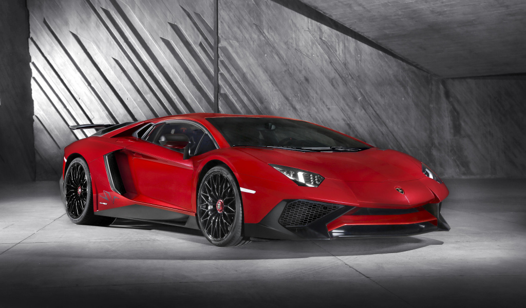 Спортивный автомобиль Lamborghini Aventador Superveloce