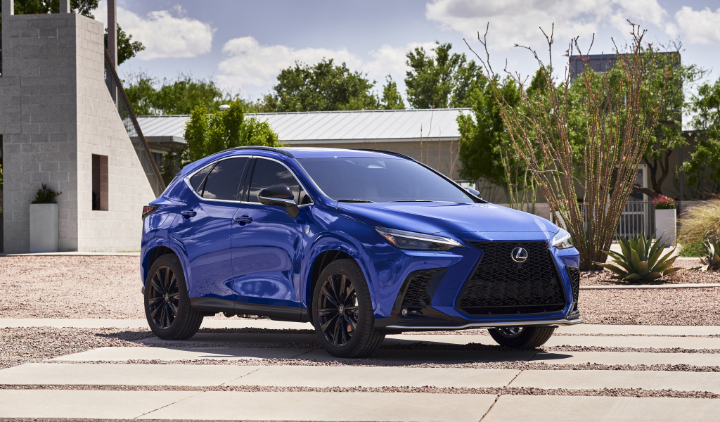 Синий автомобиль Lexus NX 450h+ AWD F SPORT, 2022 года