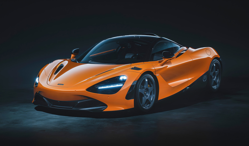 Быстрый автомобиль McLaren 720S Le Mans