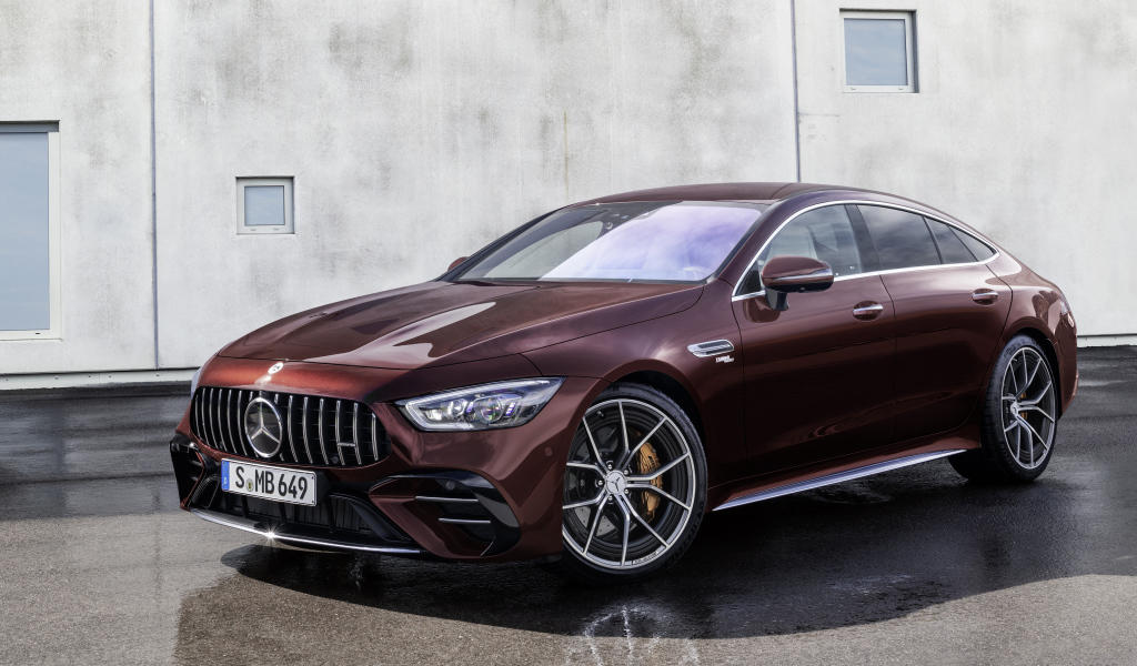 Коричневый автомобиль  Mercedes-AMG GT 53, 2021 года