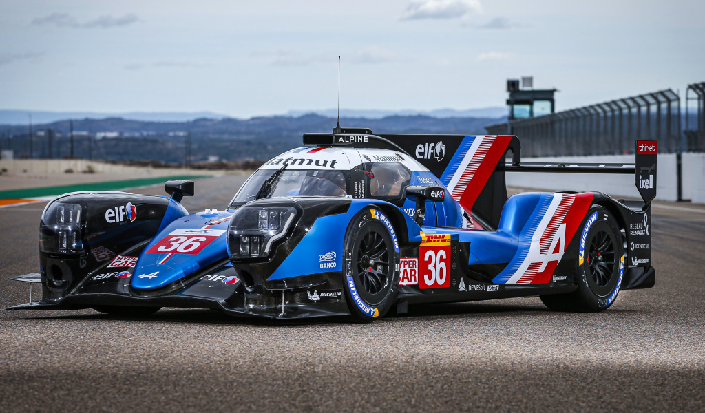 Гоночный автомобиль Alpine A480 2021  года на трассе