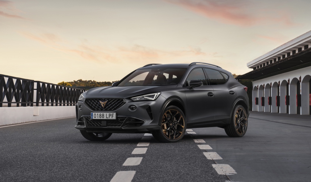 Автомобиль Cupra Formentor VZ5,  2021 года