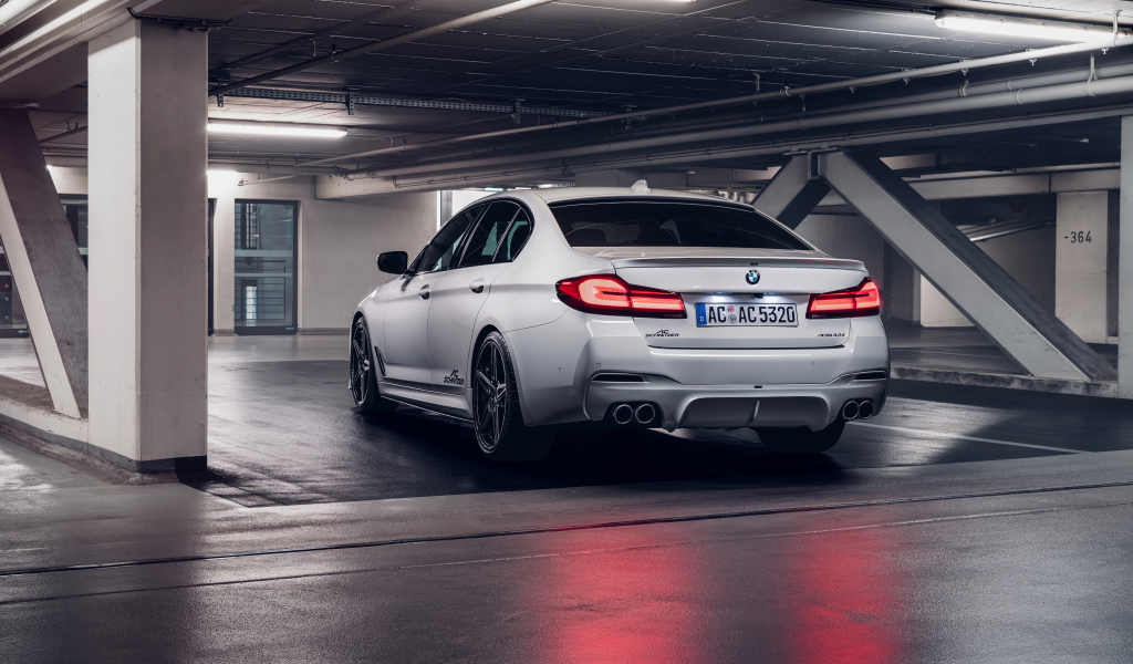 Автомобиль Schnitzer ACS5 3.0d 2021 года вид сзади