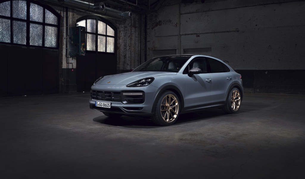 Кроссовер Porsche Cayenne Turbo GT 2021 года