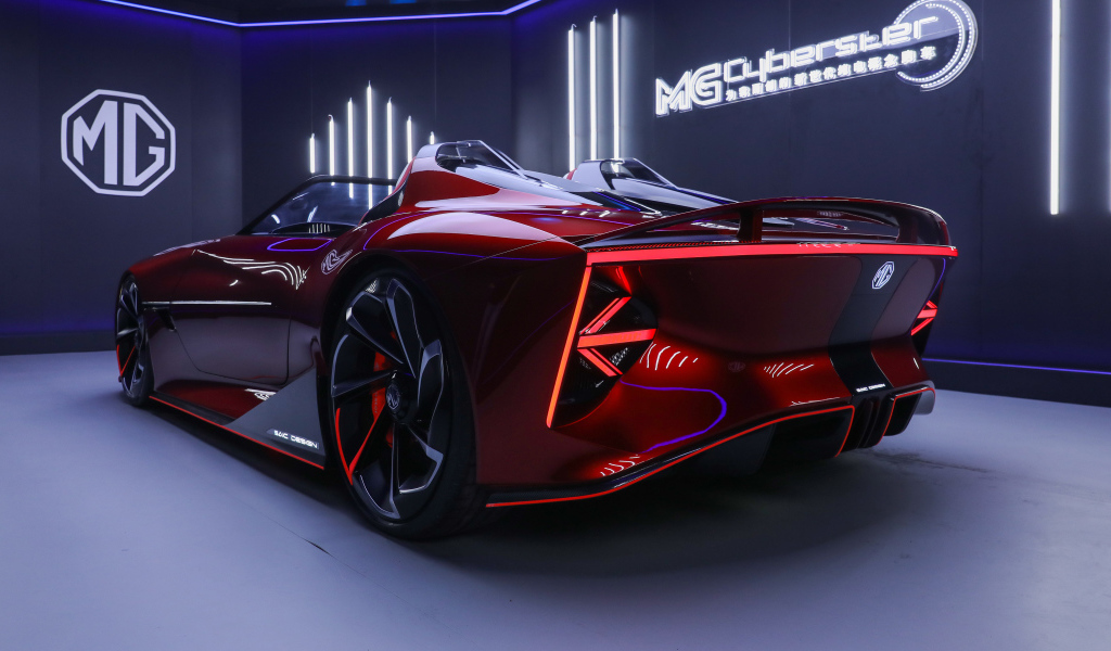 Красный новый автомобиль  MG Cyberster Concept 2021 года