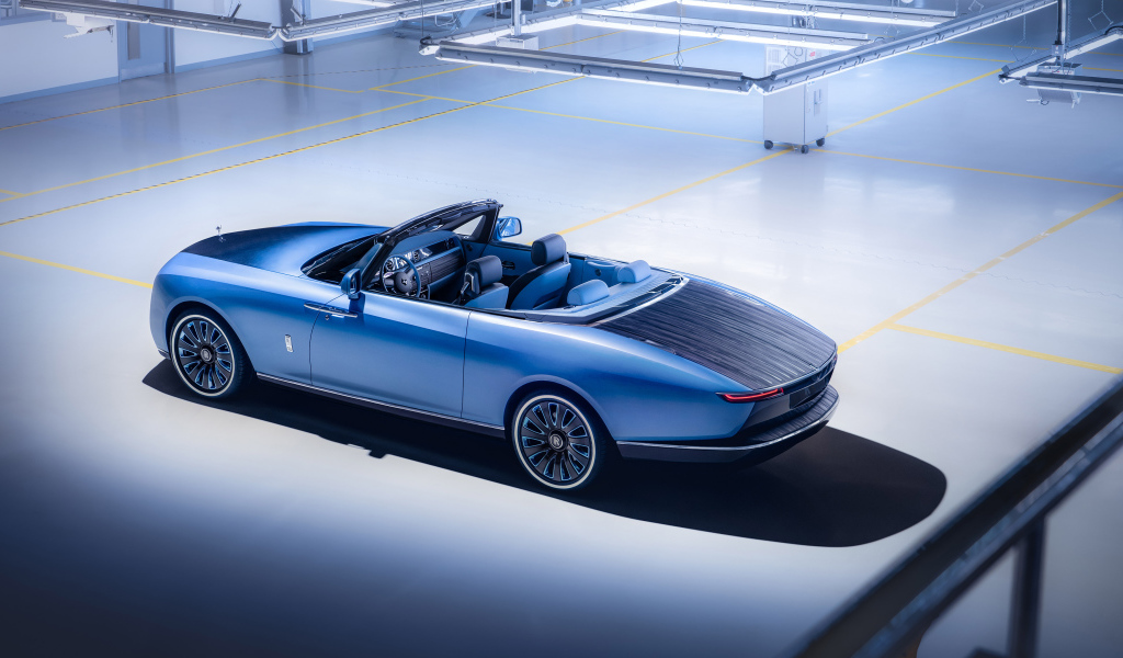 Кабриолет Rolls-Royce Boat Tail вид сзади