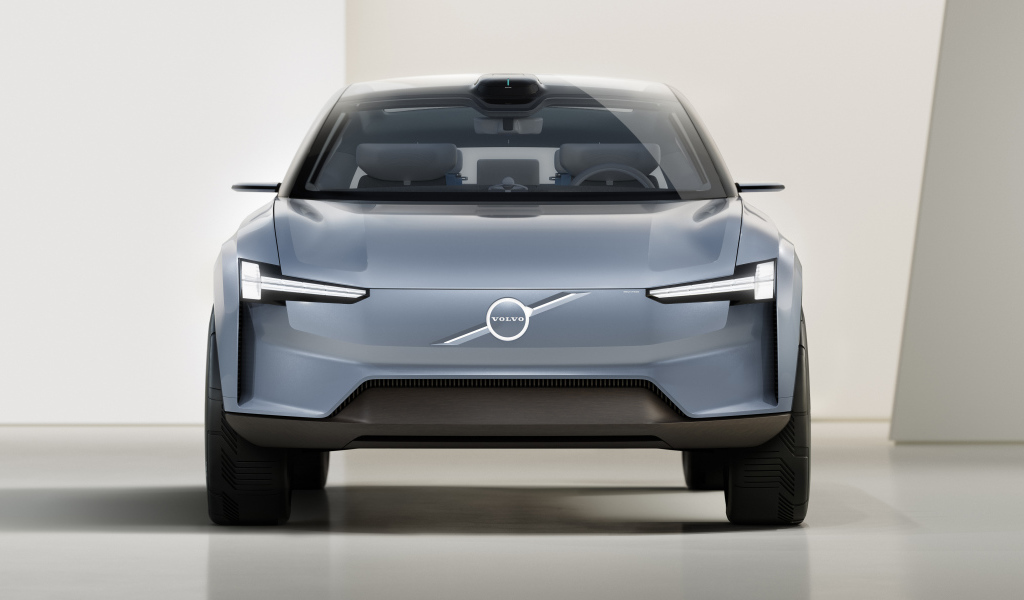 Автомобиль Volvo Concept Recharge 2021 года вид спереди
