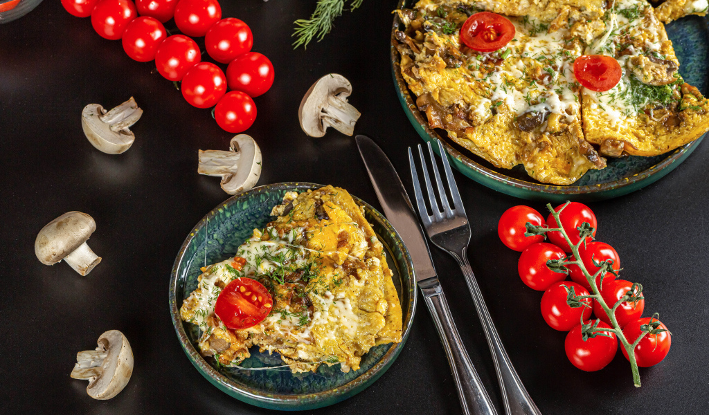 Омлет с помидорами и шампиньонами 