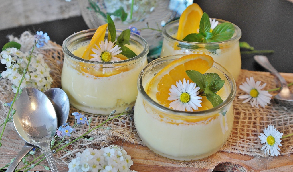 Крем в баночках с лимоном и ромашками