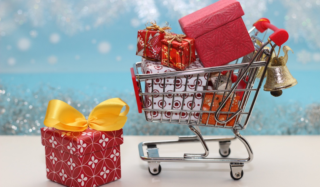 Железная маленькая тележка с подарками 