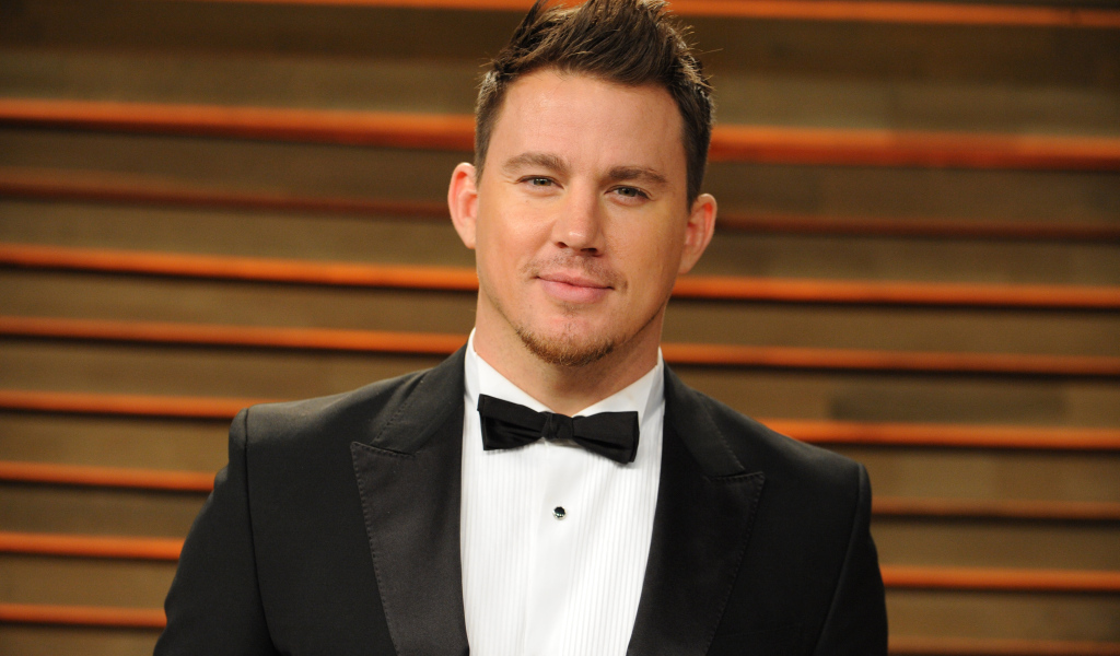 Американский актер Ченнинг Татум у стены