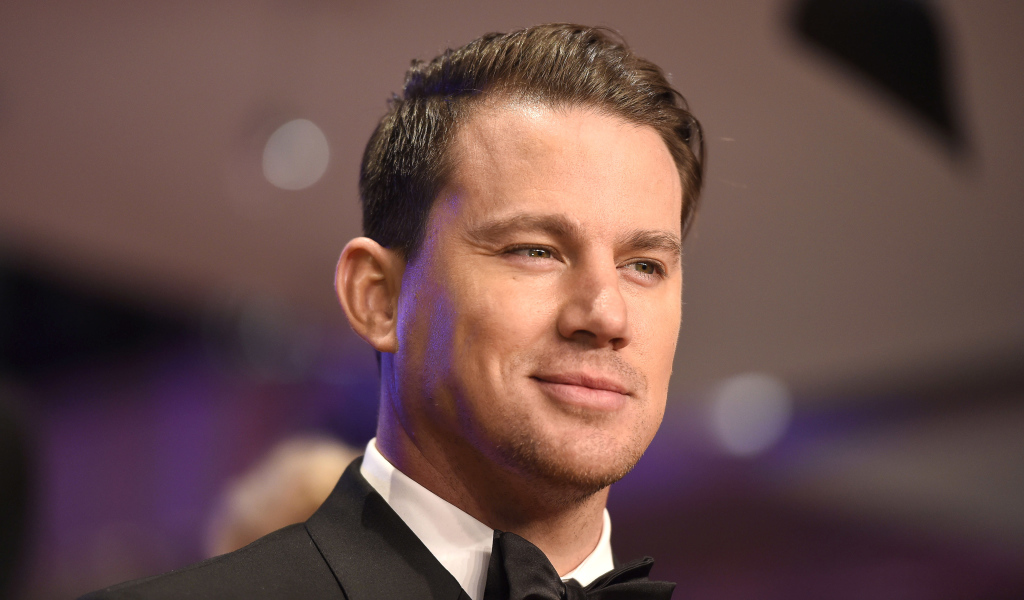 Красивый мужчина, актер Ченнинг Татум лицо крупным планом