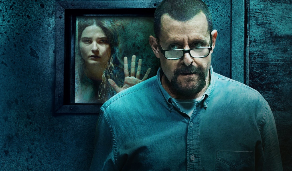 Постер фильма Девушка в подвале, 2021