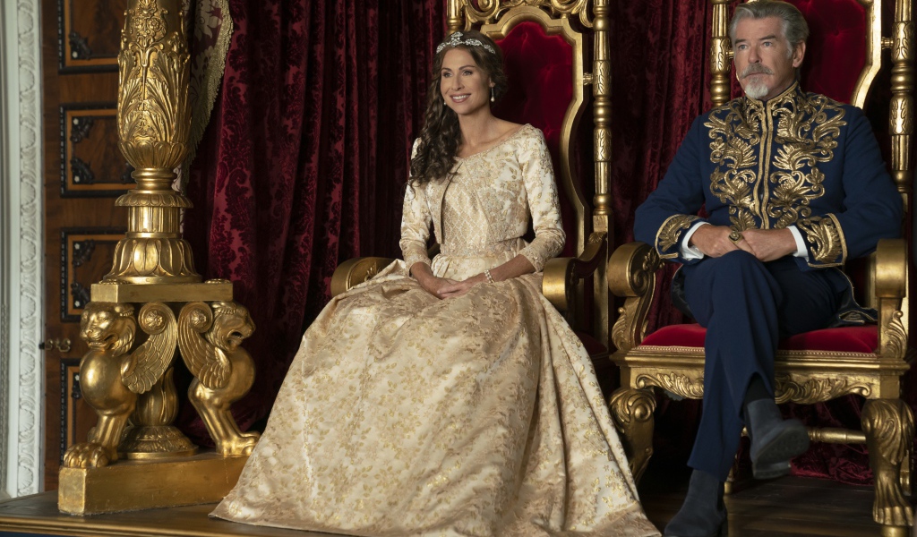 The king and queen from the movie Cinderella, 2021