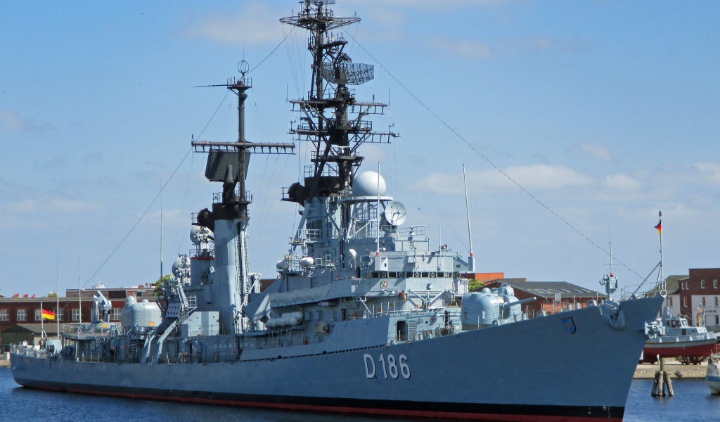 Эсминец военно - морского флота