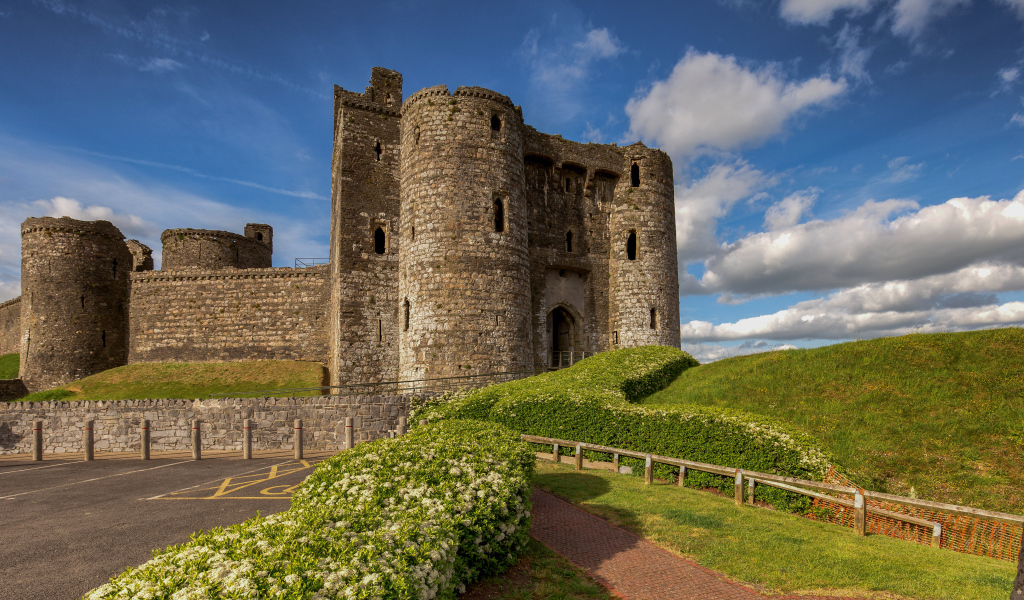 Замок Кидвелли, Уэльс. Великобритания