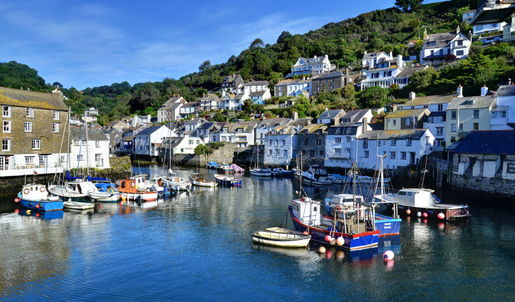 Дома на пристани в курортном городке Полперро, Англия