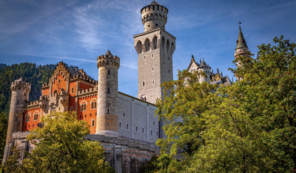 Старинный замок Нойшванштайн, Бавария. Германия
