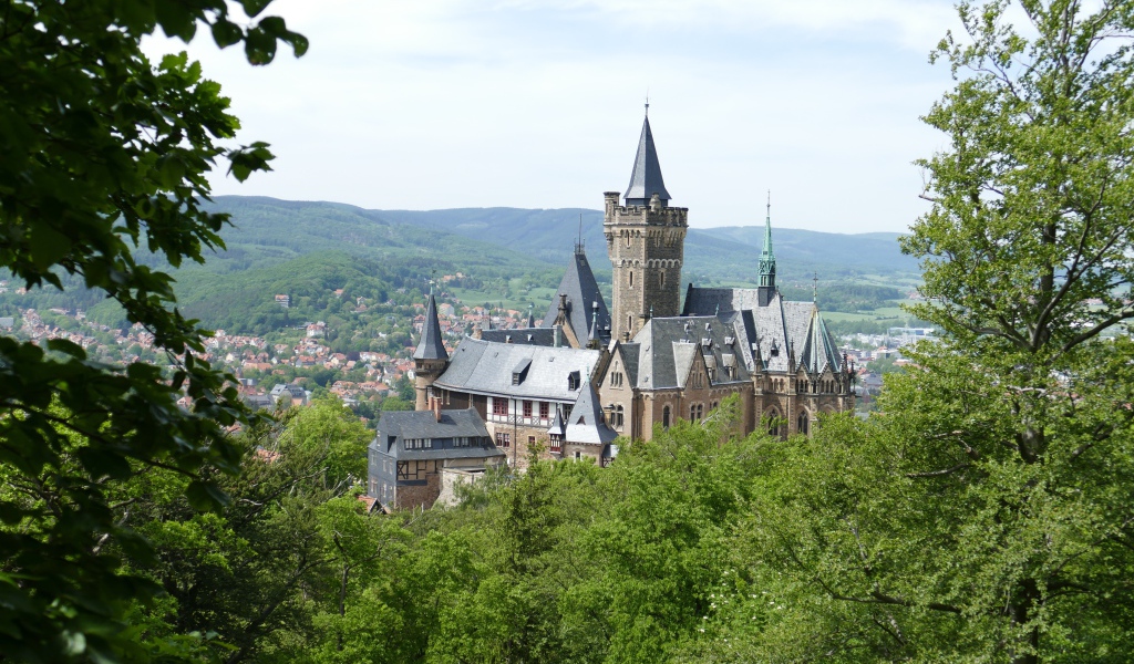 Вид на красивый старинный замок, Германия