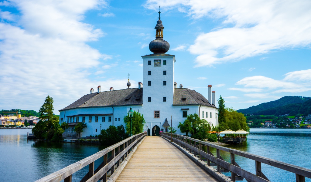 Храм на берегу озера, Австрия