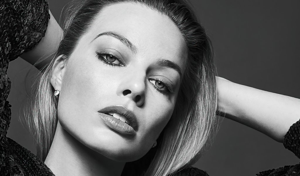 Актриса Марго Робби черно-белое фото