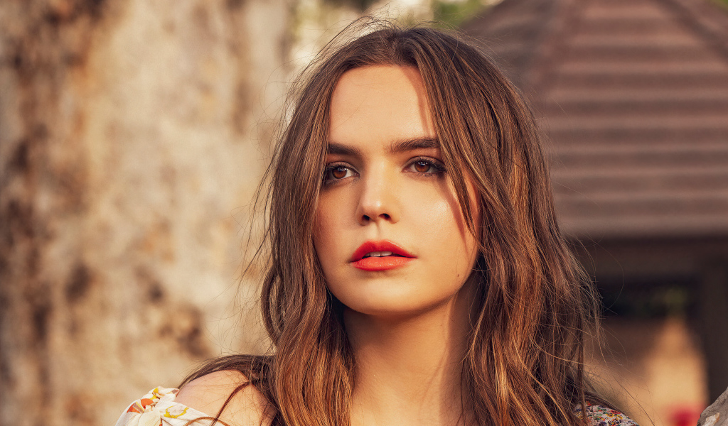 Американская кареглазая актриса Бэйли Мэдисон