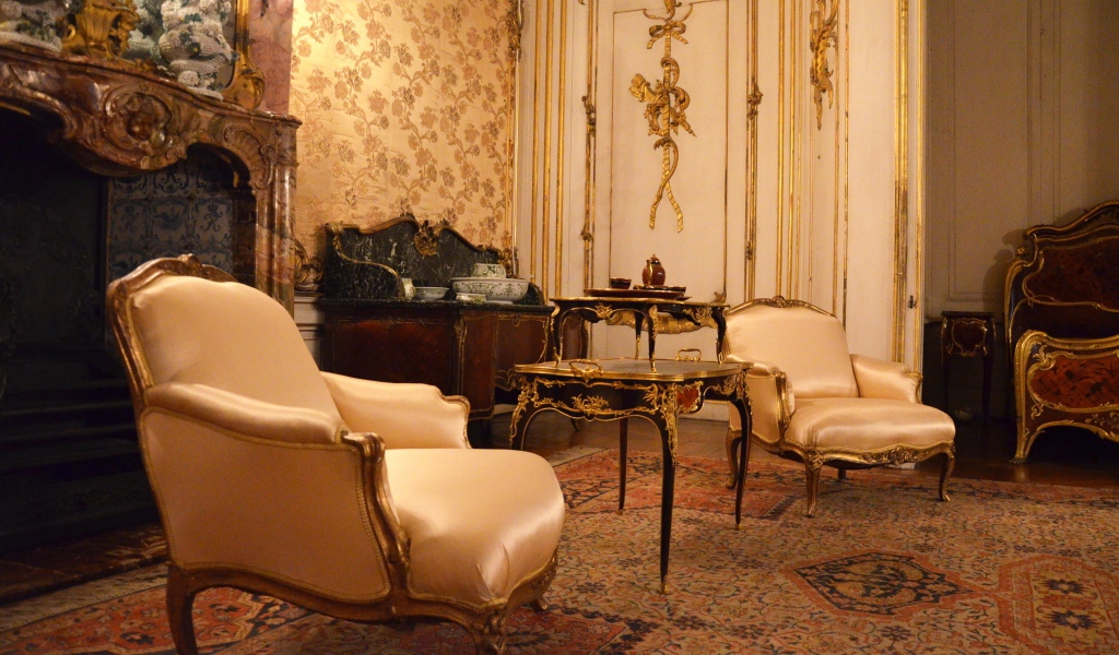 Дорогой интерьер в старой квартире