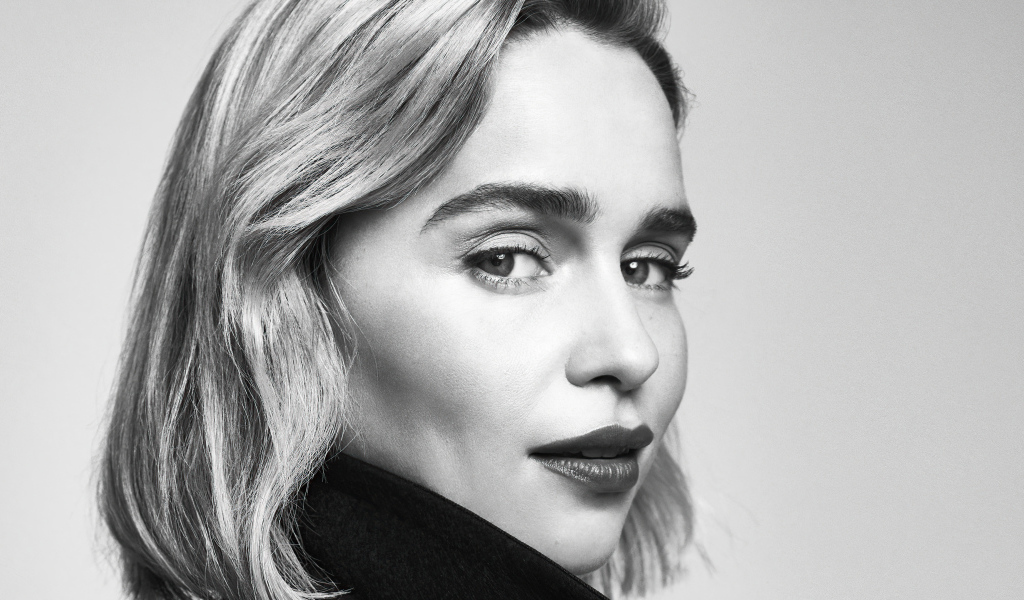 Девушка с красивыми глазами, актриса Эмилия Кларк