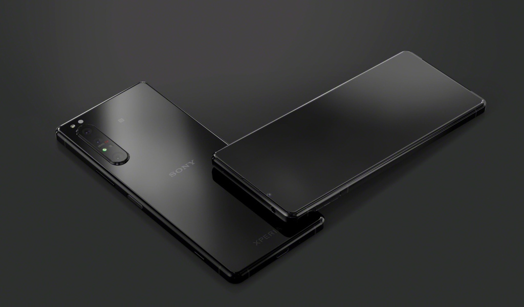 Черный тонкий смартфон Sony Xperia 1 II