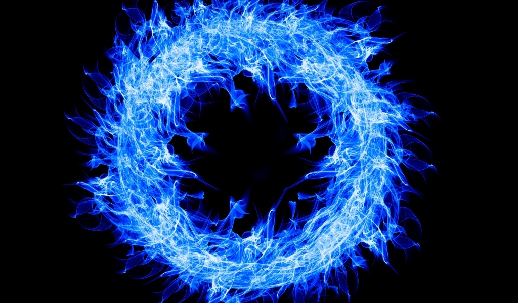 Голубое огненное кольцо  на черном фоне