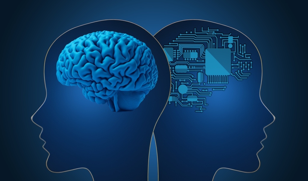 Живой мозг и искусственный интеллект на синем фоне