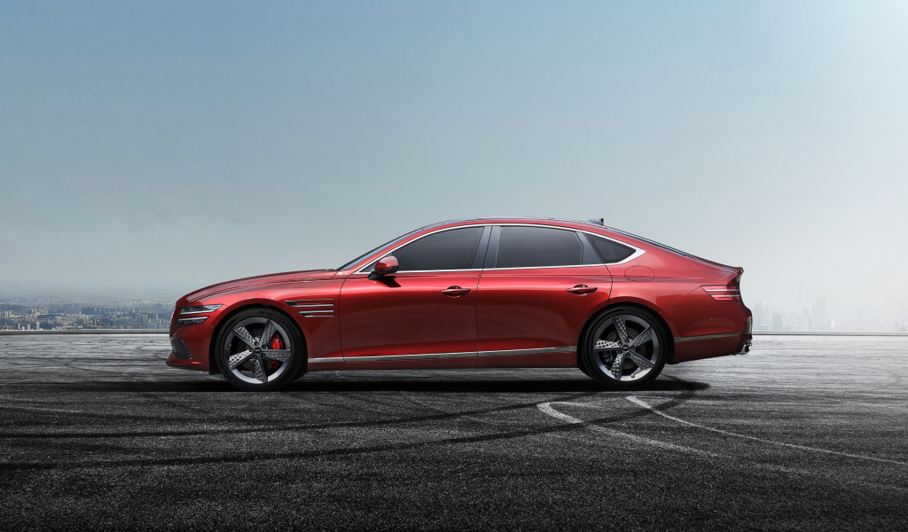 Автомобиль Genesis G80 Sport 2022 года вид сбоку