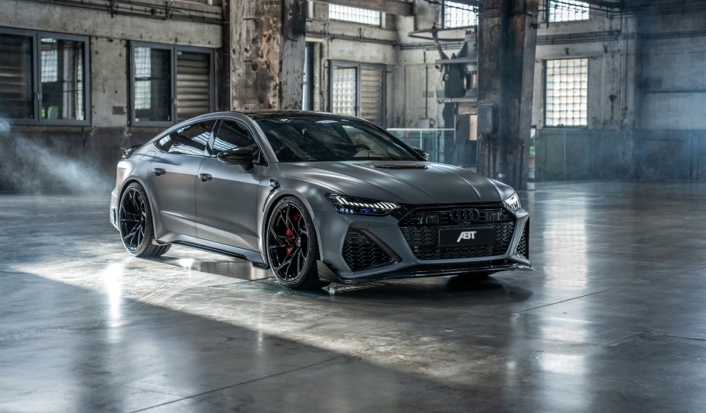 Автомобиль ABT RS7 Legacy Edition 2023 года в здании