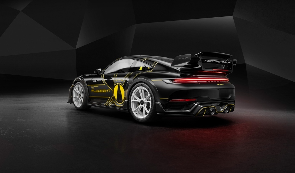 Быстрый автомобиль TechArt GTstreet R Flyweight 2023 года