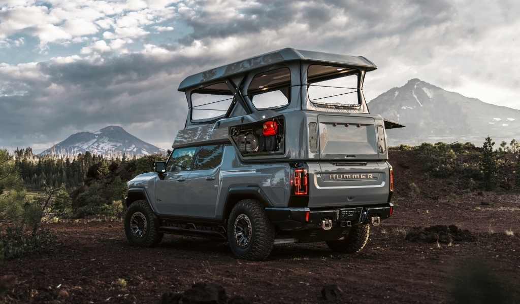 Автомобиль GMC HUMMER EV EarthCruiser 2024 года вид сзади