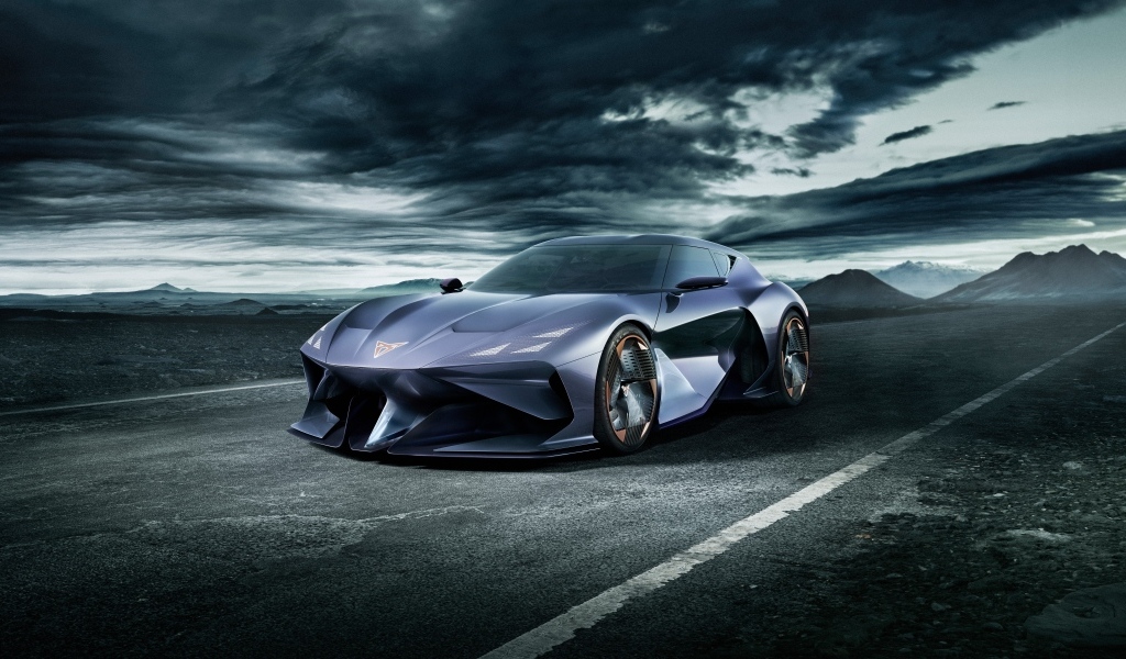 Автомобиль Cupra DarkRebel на фоне грозового неба