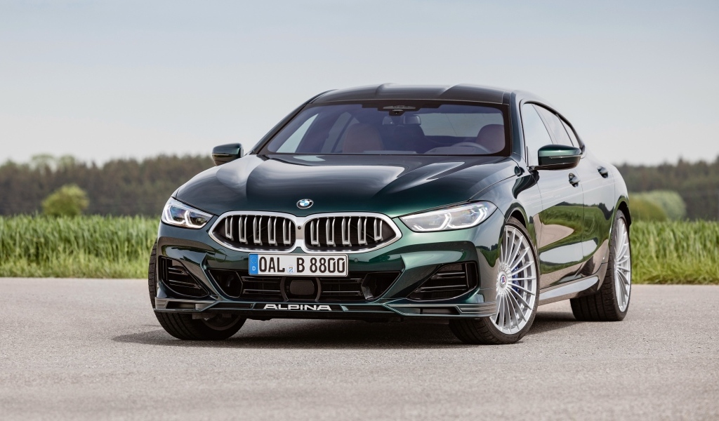 Зеленый автомобиль Alpina B8