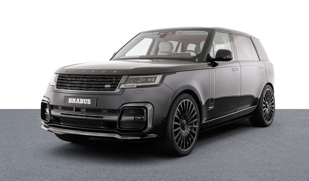 Внедорожник Brabus 600 2023 года на сером фоне