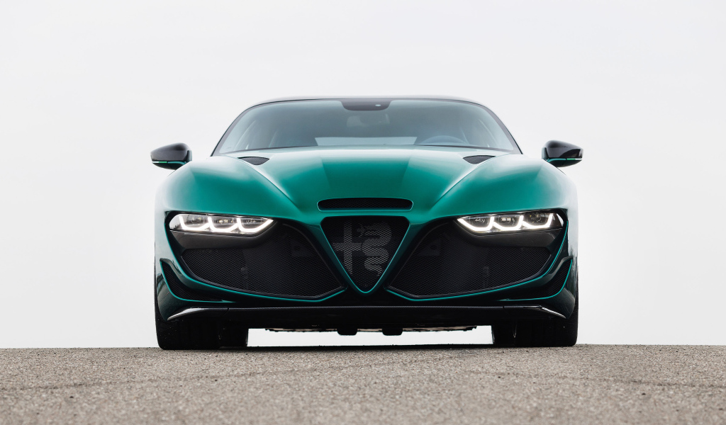 Зеленый автомобиль Alfa Romeo Giulia SWB Zagato 2022 вид спереди