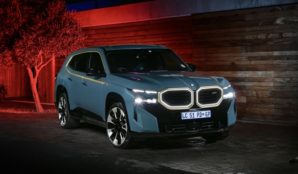 Внедорожник BMW XM 2023 года